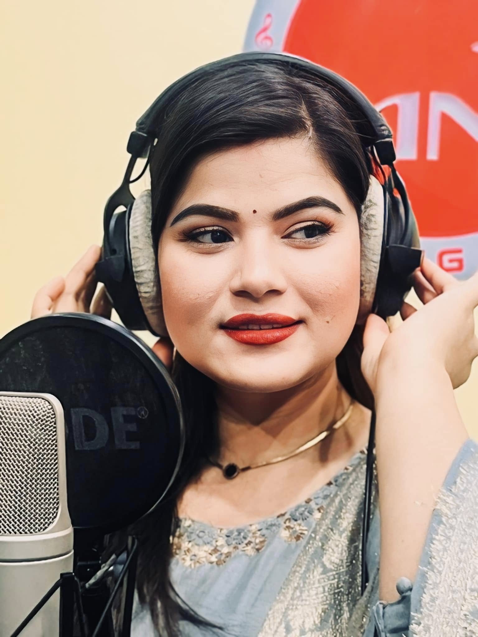 बबिना भट्टराईको स्वर, संगीत र शब्दमा भजन ‘हे हरि’ सार्वजनिक (भिडियो सहित)